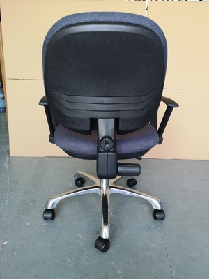 Potrójnie regulowane krzesło kreślarskie ESD, wygodne krzesła laboratoryjne z podłokietnikiem